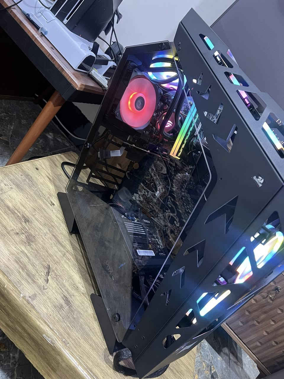 السلام عليكم كيس للبيع مواصفات
Cpu: ci5 12400f
Motherboard: msi B760pro e
Ram: black wolf 16Gb 2*8 3200Hz
Hdd:king space 1tb gen3
Powersupply:fsp 750+80gold
Cooler: rog strix lc120 fan1
بدون كارت شاشة 
السعر 850,000 وبيها مجال للتفاوض
القطع كلهن جدد ومامستخدمات اهواي


**إذا كنت صاحب هذا الإعلان وتريد حذفه لأي سبب، رجاءا أرسل رسالة إلى الدعم الفني**