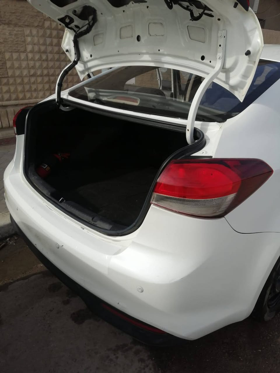 سلام عليكم كيا سيراتو موديل 2017 سياره رقم اربيل سنويه 2030 سياره بيها صبغ بل باب خلف سائق بدون دواخل وجاملغ الخلفي بي معجون بل هلال و مصبوغ سياره محرك 2000 دوش سياره جاهزه من كلشي مكان سياره بصره سعر 127 وبيها مجال لشراي رقم هاتف *********** غير متواجد نت
