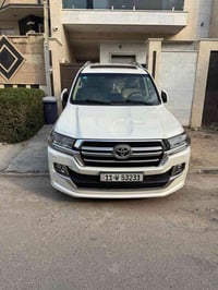 🚘 للبيع – تويوتا لاندكروزر GXR موديل 2019    ساز أصلي – فول مواصفات – ...