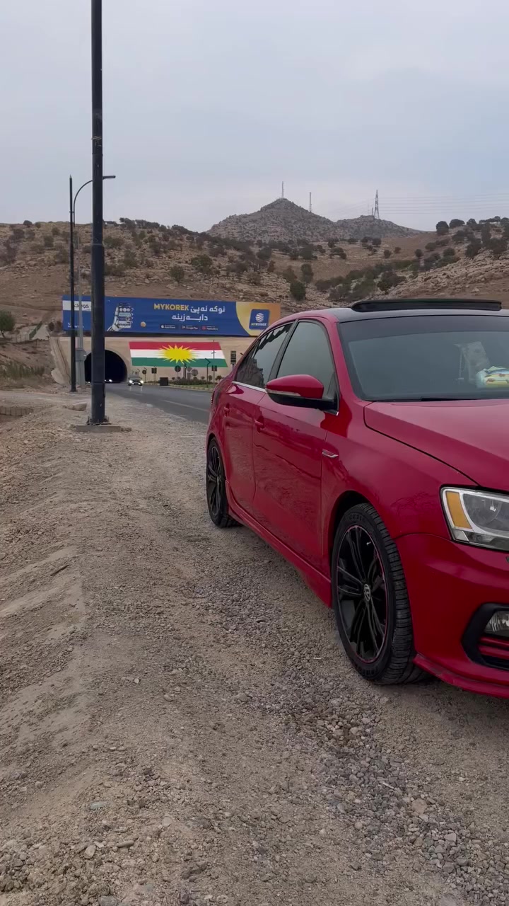 ⸻

للبيع فولكسفاغن جيتا 2017 – فول مواصفات

السيارة جيتا 2017 فول مواصفات
نظيفة وجاهزة للاستخدام

المواصفات:
 • محرك 1.8 تيربو قوي واقتصادي
 • قير 3 أوضاع:
 • عادي (D)
 • أوتوماتيك
 • سبورت (S)
 • مانيول + ستيرن شفتات
 • كشن جلد (بيها تتفيه  بالكشنات)
 • شاشة أصلية
 • رادار خلفي
 • صفحات
 • تحكم بالمقود
 • مكيف قوي ❄️
 • مرايا كهرب
 • جنوط ألمنيوم
 • ABS + Airbag

الحالة:السياره فقط بوند مبدل بدون صبغ 
 • الماكينة والجير شرط 
 • استخدام شخصي
 • فحص بأي مكان
 • ما محتاجة شي
 
📍المكان: _دهوك 
💰السعر: 127  وبيها مجال هواي  
📞للاتصال: ***********

⸻
