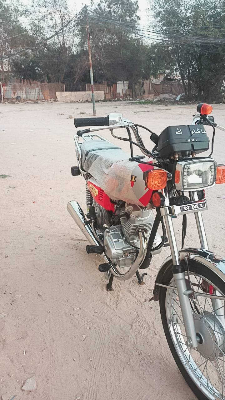 شلامجه اصل للبيع اوراق كامله تجي وتفحص ترايك من كربلاء للبصره دراجه حلوه شلعه ومعدل تخبل تاخذه منا ترقمه منا دراجه وكيل سعره 1،450مليون وربعميه وخمسين وبيه مجال للشرايه (الموشراي ومايعرف بيهن يتوكل ترا ارواحتنه لعبانه)  مكان كربلاء تحدي رقم هاتف ***********
