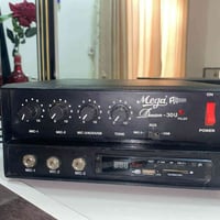 مضخم صوت • متاح