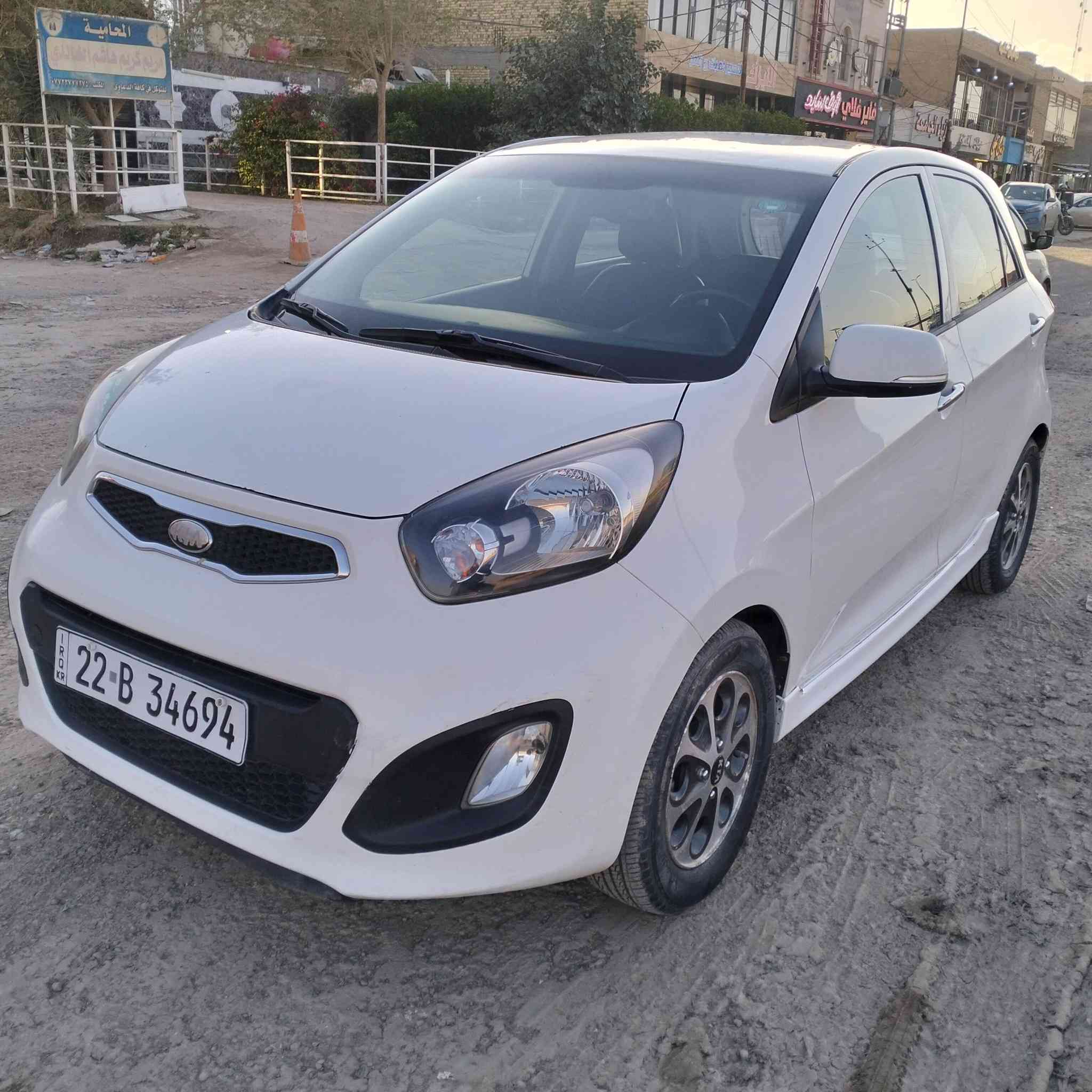 السلام عليكم كيا بيكانتو موديل 2013 وراد خليجي رقم اربيل انكليزي السنوية لل28 السعر 78 السياره مكفوله من الصبغ والضربه فقط بيها بارد قليل مكان السياره ديوانيه حي الضباط رقم الموبايل *********** غير متواجد عالخاص فقط اتصال
