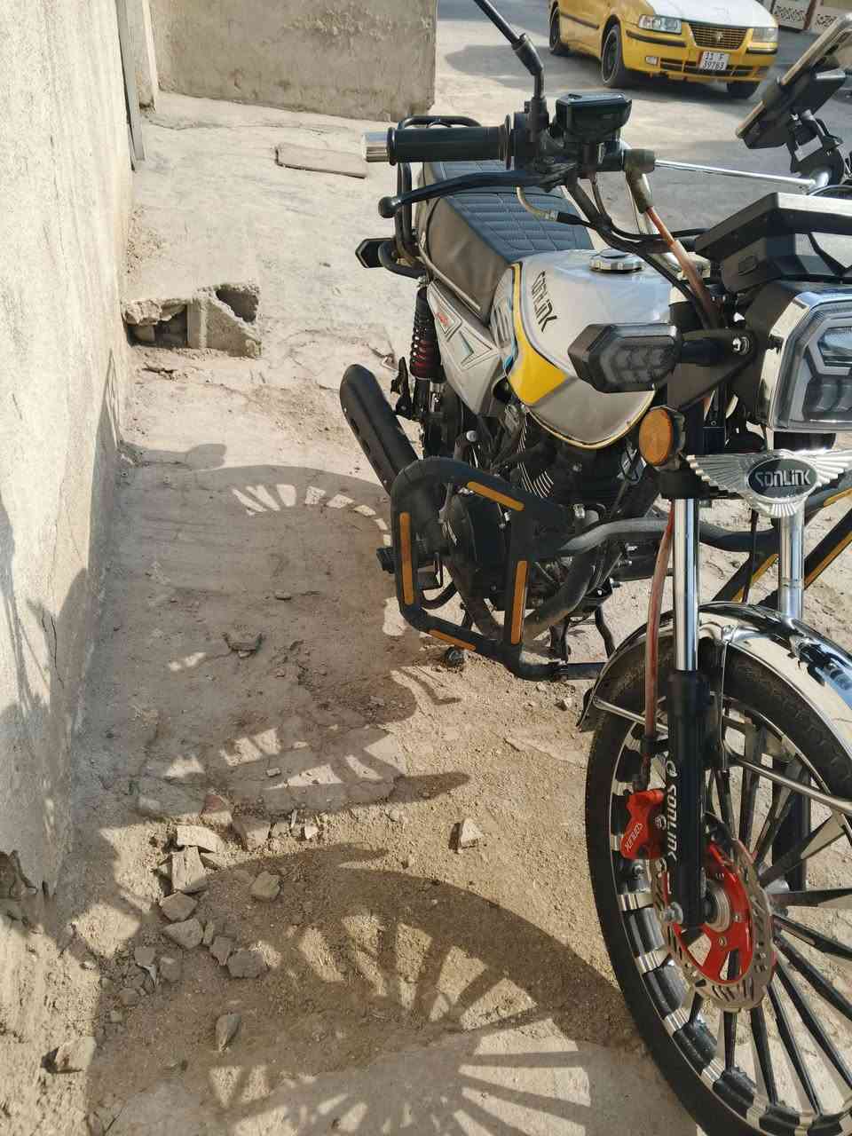 السلام عليكم دراجة للبيع سونك 5كير موديل 25 ماشية 6الف الدراجة جديدة السعر 850وبيهة مجال المكان الدورة ابو دشير اتصال *********** واتساب وخط
