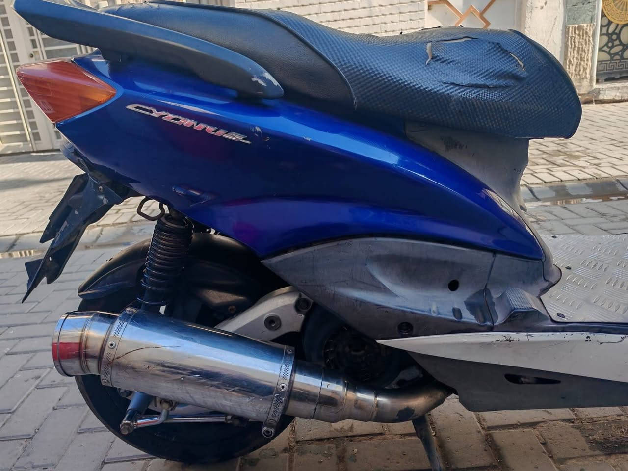 نثية رياضي دراجة كاملة مكينة وكفرات بلادية زوج تايرات كهربائيات كلهة شغالة سلف هندر شلعة خير من الله السعر ٥٥٠ الف وبيهة مجال (***********)
