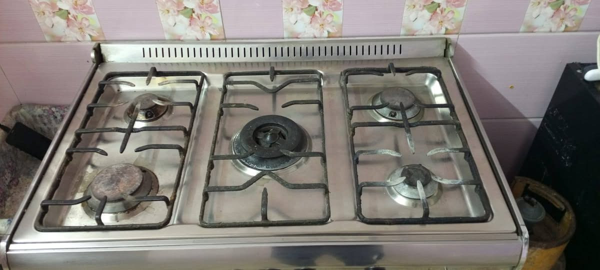 السلام عليكم كاونتر تسكام درجه اولى 4متر طباخ لبيع ***********
