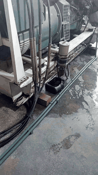 سلام عليكم سكانيا 113 بم 88 مجفته استندر راس توليد 350 مكينه عل حمل تاخذها توليد ستندر سعر 55 ورقه وبيها مجال مكانها محموديه رقمي *********** # ***********
