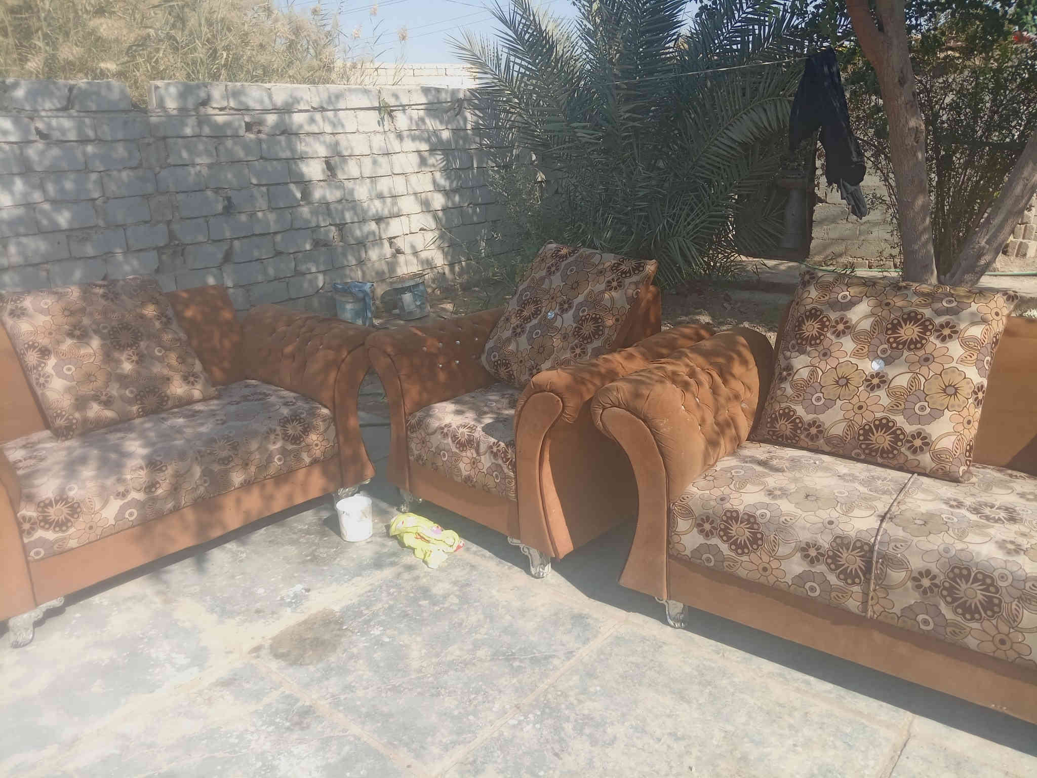 قنفات استعمال قليل للبيع السعر 250 وبيهن مجال عشر مقاعد للاستفسار *********** العنوان ديوانيه سنيه البونايل
