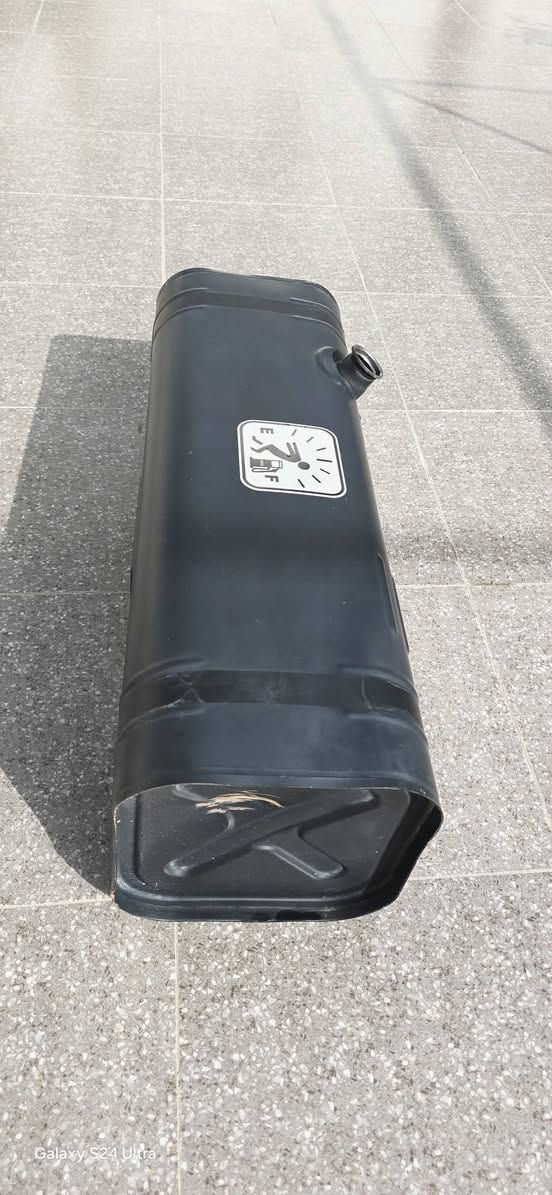 سلام عليكم تانكي كيه نثيه ٢٧٠٠
مثل ما موضح بل صوره حجمه ٦٠ لتر  بي هاي الطخه البسيطه بدلته شتريت حجم اكبر وهذه معروض للبيع


**إذا كنت صاحب هذا الإعلان وتريد حذفه لأي سبب، رجاءا أرسل رسالة إلى الدعم الفني**