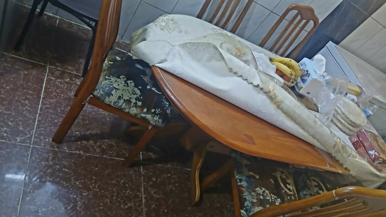 للبيع ميز طعام نظيف واخو الجديد مع 5 كراسي


**إذا كنت صاحب هذا الإعلان وتريد حذفه لأي سبب، رجاءا أرسل رسالة إلى الدعم الفني**