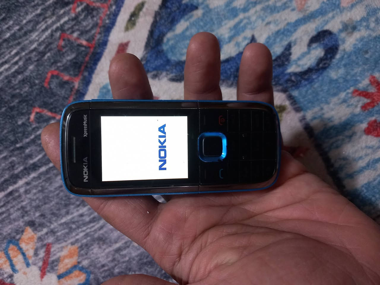 للبيع نوكيا اصلي ممفتوح ولاملعوب بي شوفت عينكم نكليزي السعر 30الف رقمي ***********
