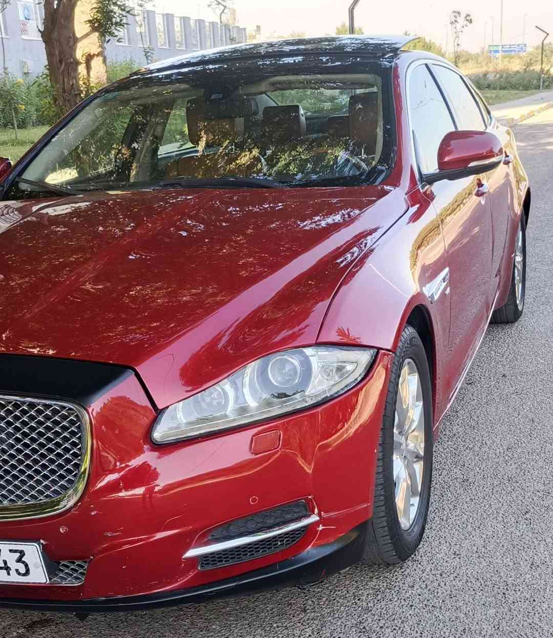 السلام عليكم...
جاكوار 2015 فئه (XJL) يعني فووول الفئه الاعلى رقم بغداد مشروع وطني ابسمي الهزه والرقم جدد

السياره خليجيه مكفوله من الحادث والظربه والتبديل بيهه شبر صبغ بالجاملغ الامامي فقط وطخه بصيطه اباب السايق على وظعهه وبقيه السياره مكفوله وشرط السونار

مواصفاتهه السياره ... تچي فووول 1/1 ... يعني فوول للاخير وجنايتهه يعرفون هل شي 
مكينتهه 6 سلندر تنفس طبيعي ابدون تيربوو

مكان السياره بغداد / الكرخ

السعر  128 وبيهه مجال بصيط حك الجيه

للاستفسار  ***********
