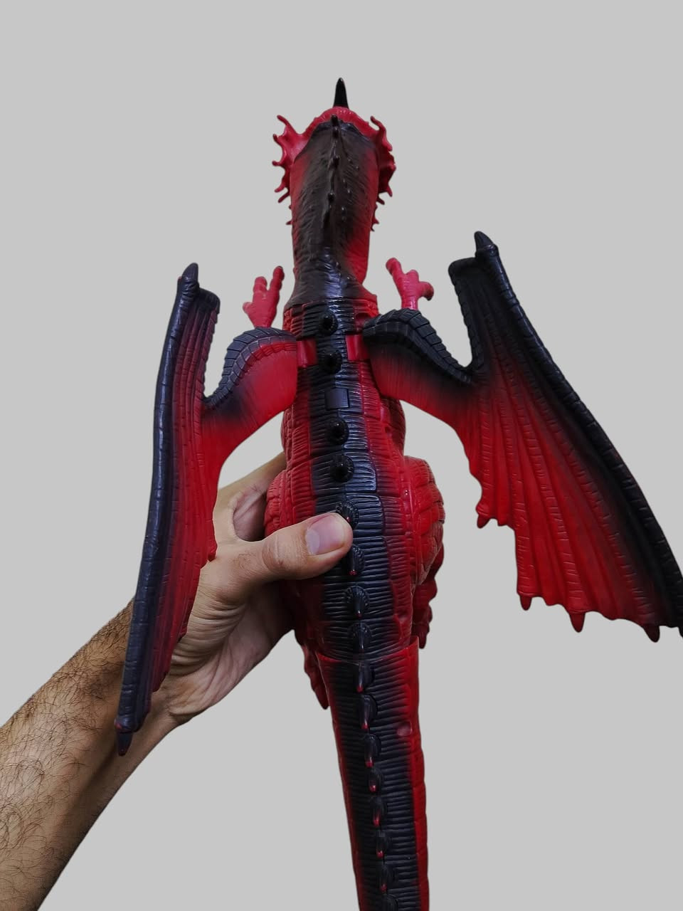 متوفر ✅
مجسم التنين مفصلي بتفاصيل واقعية 😍 
حجم القطعة واضح في الصورة 😌 
للحجز يرجى المراسلة على الخاص ☎️ 
يتوفر توصيل لكل محافظات العراق 🚗


**إذا كنت صاحب هذا الإعلان وتريد حذفه لأي سبب، رجاءا أرسل رسالة إلى الدعم الفني**