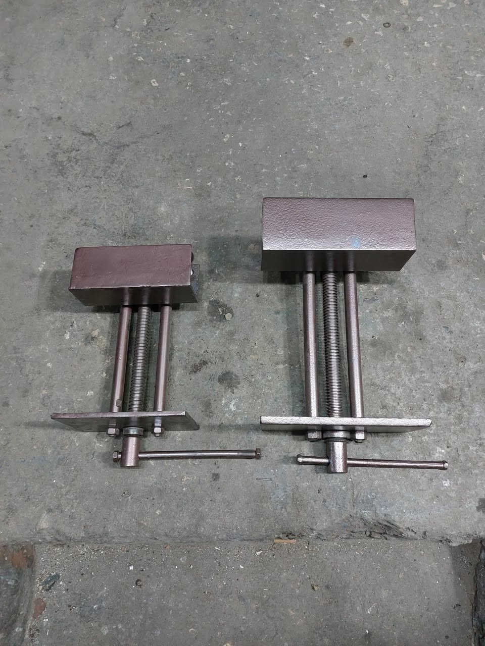 السلام عليكم
كل عام وانتم بخير ورمضان كريم عليكم بإذن الله 
متوفر بإذن الله تعالى 
قمط وفتايل ومناجل وملازم 
اطوال مختلفة 
متوفر التوصيل لأي مكان
للتواصل01017469616


**إذا كنت صاحب هذا الإعلان وتريد حذفه لأي سبب، رجاءا أرسل رسالة إلى الدعم الفني**