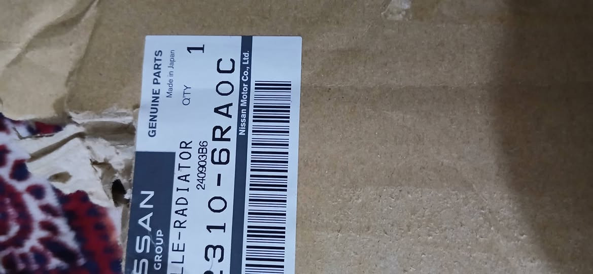 السلام عليكم
عندي شباك بجم امامي اكستريل خليجي موديل ٢٤
بي فطر قليل اسفل النيكل غير ظاهر
الشباك اصلي مو تجاري
 رايده ب ١٧٥ الف
مبايل ***********
