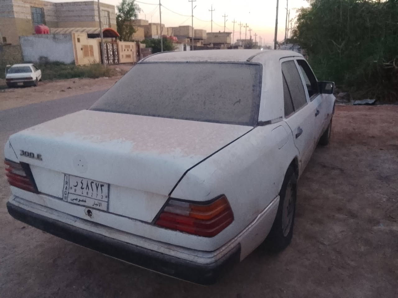 السلام عليكم البيع مرسدس دب رقم انبار سنويه مجدده 27موديل 89مكينه وكير بطه بيه صوت براص الكير جديد حداده جديده كهربيات شغاله السعر 16ورقه مكان السياره الدوانيه قضاه الشاميه رقم الموبايل ***********
