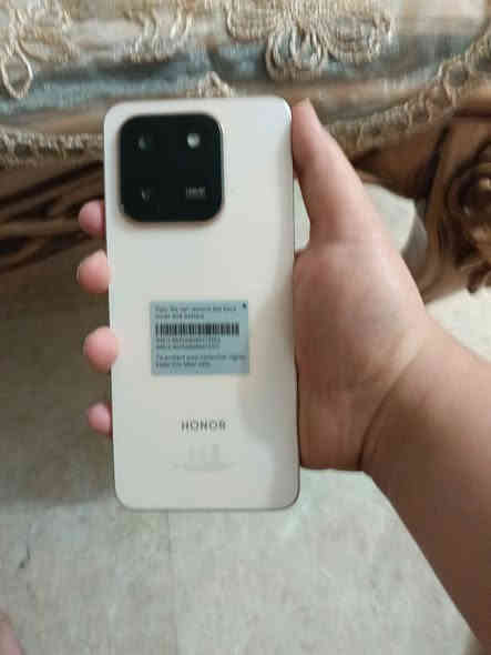 جهاز هونر اكس ٧ دي لون ذهبي جهاز مستخدم بس امانت الله لا داخل صيانة ولا بي شي مجرد مستخدم بس امانت مابي شي مكاني بغداد الغزالية  *********** رقم بي واتساب لاستفسار مع كامل ملحقاته كفرة وة شاحنة وة كارتون مالتة هم موجودة سعرة 170 الف مستخدم شهر امانت الله عليه مابي شي وة بي مجال بل سعر
