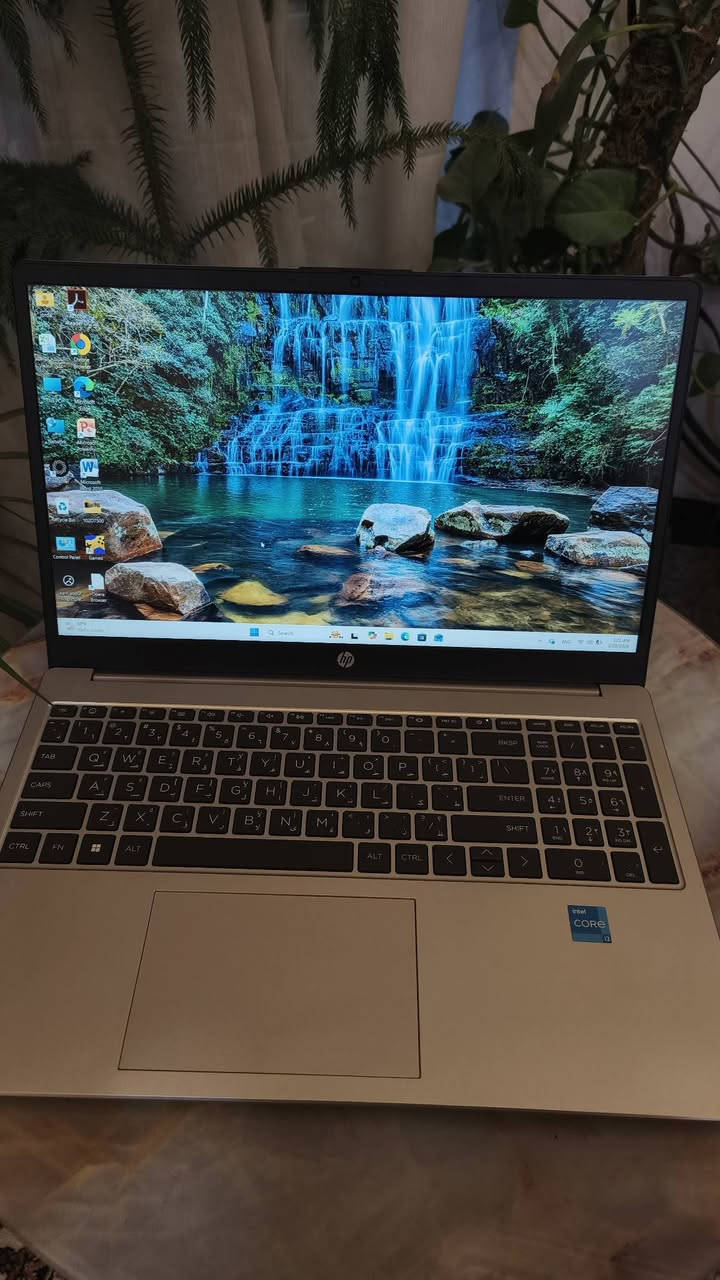 لابتوب hp
المعالج :جيل 13 intel core i3
كرت الشاشه : مدمج 
الرام : 8g
ذاكره التخزين : 500g
اللابتوب مستخدم اقل من شهر نظافه %100
باقي المعلومات الاتصال على الرقم ‏***********‬‏
