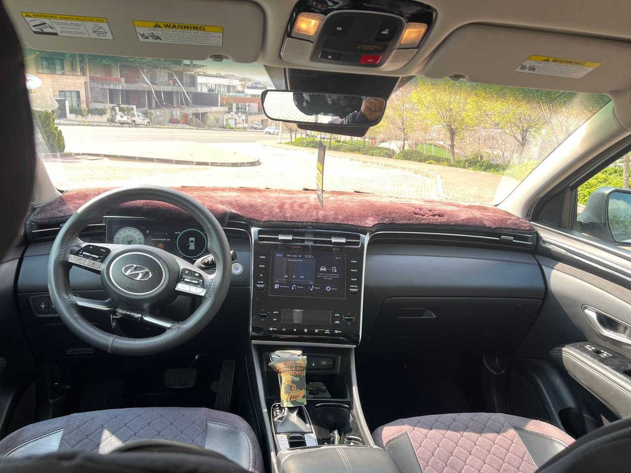 توسانXRT  VIP موديل 2022، كاملة المواصفات، بمواصفات أمريكية. السيارة نظيفة للغاية وبها بعض الإضافات البسيطة. حادثة بوند مع جزء صغير بارد من باب الصندوق. لون السيارة صدفي. ميزات حصرية لكبار الشخصيات:
المسافة المقطوعة: 27الف كيلومتر 
أنواع الإطارات Michelin
رقم شانصی KM8JFCAE2NU104452
1. زر تشغيل
2. دخول بدون مفتاح مع شاشة لمس
3. سقف بانورامي شمسي
4. أبواب كهربائية قابلة للطي
5. كاميرا 360 درجة (جانبية، أمامية، خلفية)
6. كاميرا مع إشارة دوران
7. زر تشغيل/رجوع للخلف
8. مقاعد مدفأة ومبردة
9. مقاعد جلدية سوداء
10. مقعد كهربائي
11. إضاءة محيطية بـ 67 لونًا قابلاً للاختيار
12. مقاعد خلفية مدفأة
13. تعتيم تلقائي لمرآة الرؤية الخلفية
‏14. Apple CarPlay
‏15. Android Auto
16. شاشة عرض رقمية 3 بوصة لعرض معلومات القيادة
17. مؤشر ترحيب
18. مصابيح أمامية زينون LED
19. مصابيح خلفية LED
20. واقي خلفي قابل للسحب
21. تحكم صوتي كامل
22. نوافذ كهربائية
23. تبريد ثنائي النقاط
24. إشارة انعطاف على المرآة
25. دخول بدون مفتاح
26. مبدلات سرعة يدوية
27. نظام تحكم بالفرامل
28. دفع رباعي
29. محرك سعة ٢٥٠٠ سي سي مطلوب
٣٠. عجلة قيادة بدون مفتاح
٣١. شحن لاسلكي
٣٢. منفذ شحن
٣٣. تثبيت تلقائي
٣٤. تشغيل عن بُعد
٣٥. ركن تلقائي
٣٦. حساسات أمامية
٣٧. حساسات خلفية
٣٨. ناقل حركة أوتوماتيكي مطلوب
٣٩. رادار أمامي وخلفي وجانبي
٤٠. نظام مراقبة النقطة العمياء
رقم سلیمانیة 
عنوان: سليمانية
***********
