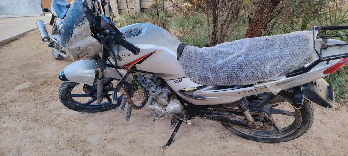 ماطور سايم للبيع موديل 2014 نضيف كما وضح بل صوره سعر 400 وبي مجال 
***********
