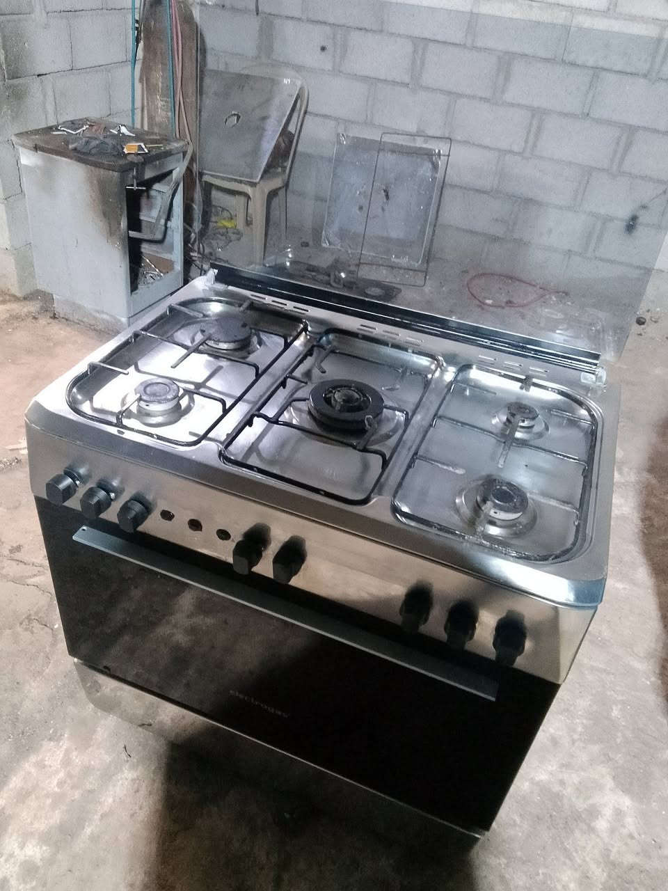 135 الف.. بيع او معارض مع طباخات تعبانه والفرق حسب الإتفاق والقناعه...
عيون وفرونه شرط التشغيل جدا نظيف كلو شغال شرط 
نظام الفرن خطين 
يارمجه الشـــرقيه الاولى 
*********** واتساب واتصال 
*********** اتصال  
ملاحظه متوفر بيع جميع الادوات الاحتياطيه للطباخات...
