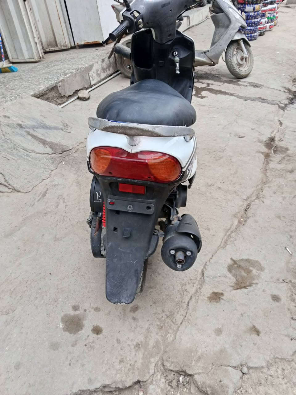 السلام عليكم
دراجه نوع ماكس قچمه 
الدراجه حالة وكاله الدراجه كفاله من كلشي 
الدراجه نازله من الرمبه صار حوالي 20يوم
التشغيله ناعمه 
الدراجه مديل 2008
السعر رمزي 600الف 
مكان حله مركز قرب جسر الهنود
للتواصل ***********
