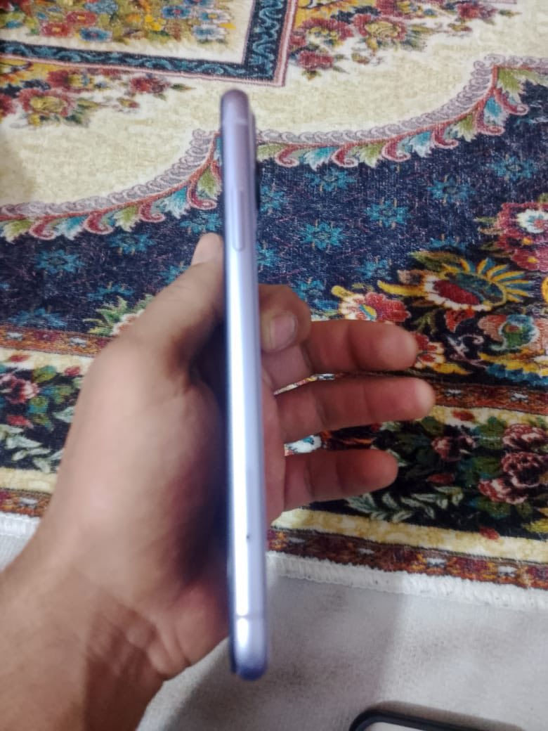 سلام عليكم ١١ عادي للبيع مستبدل شاشه فيس إيدي وسماعه المكالمات واكفه جهاز نضيف بطاريه معلايه سعره ٢٢٥ بي مجال مكاني مدينه الصدر ***********
