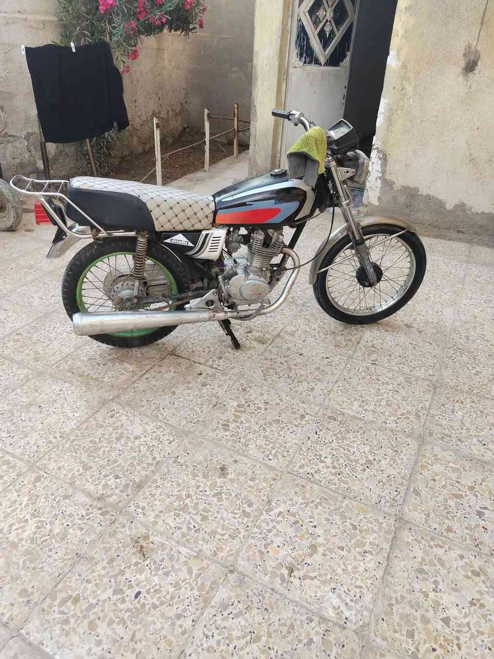 سلام عليكم دراجه اربعه كير ارشه مديل 14اوراق اصولي محرك  جديد مكان كوت سعر 450وبيهه  استفسار ***********
