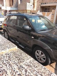 توسان 2009خليجي محرك 2000 بيها ربع جاملغ ايمن بي طخه  وباب السايق بي ب...