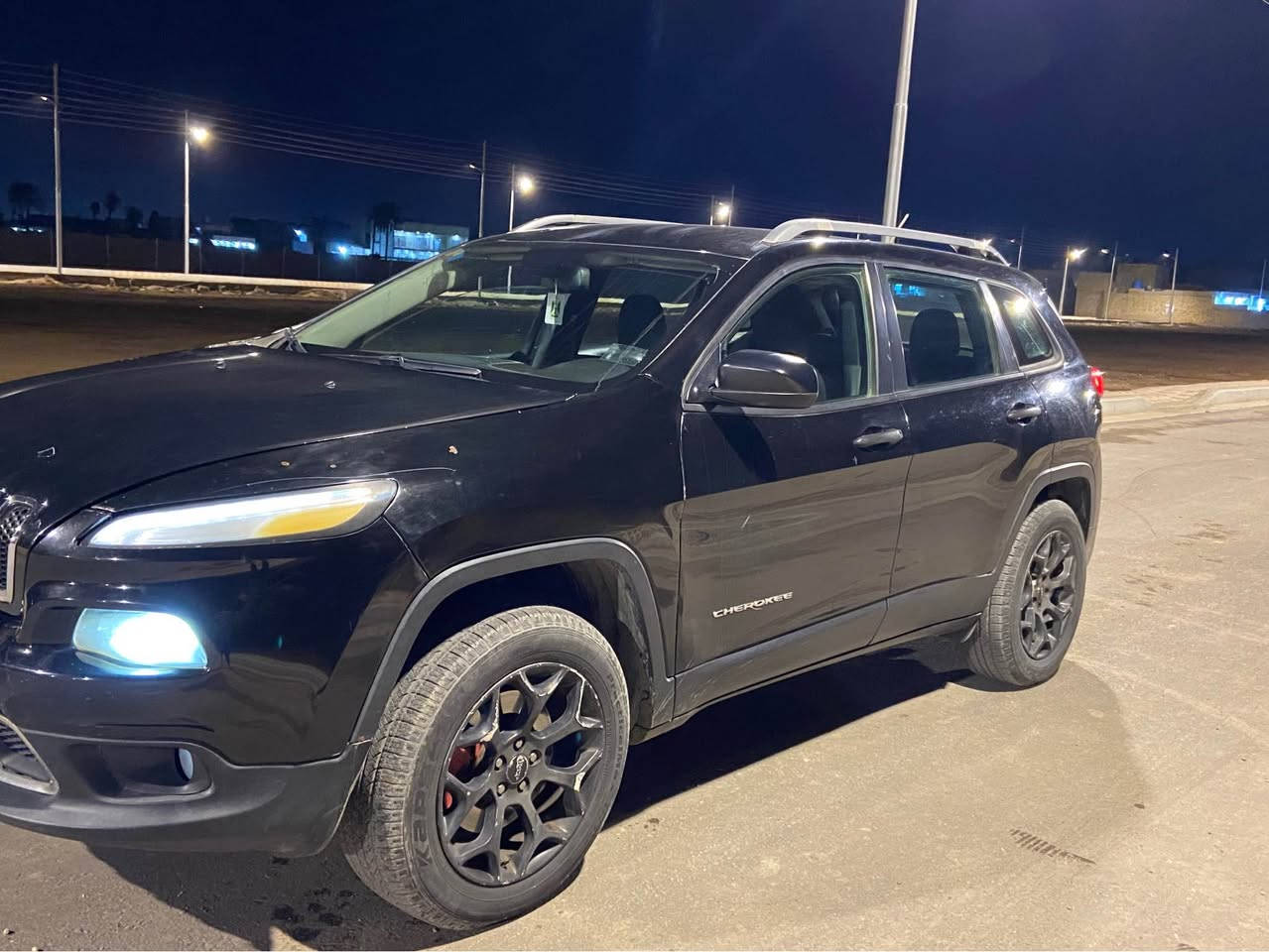 السلام عليكم
سياره للبيع
جيب بزون
موديل ٢٠١٧
نص فول
السياره نضيفه 
للاستفسار (***********) عمارة, ميسان
