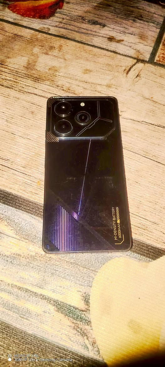 سلام عليكم جهاز للبيع او مراوس بايفون
TECNO POVA 6 Pro 5G
 
 ذاكره 256رام12
 بطاريه6000
 السعر175 
المكان حي الناعمة
***********
