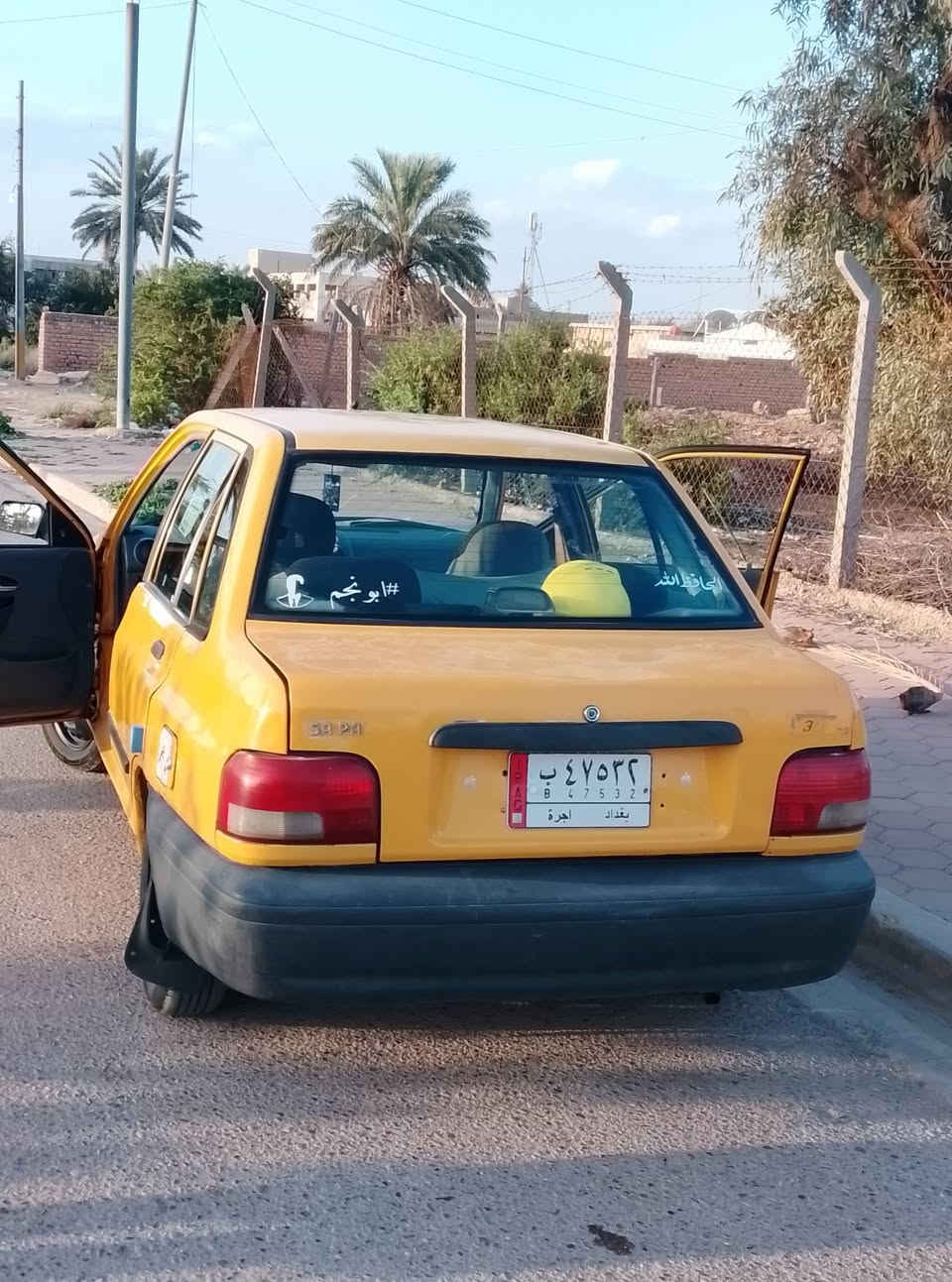 السلام عليكم
سايبا 12 للبيع 
كير مكينه خير من الله 
السياره بلاديه بيها باب واحد مبدل خلف السائق بس السياره نضيفه 
تخم تاير جديد.
شاشه شادلها 
حداديه جديده 
صدر جديد 
السياره كلشي ما ناقصها 
شاصي واحد معمر والثاني بلادي 
السعر 25 وبيها مجال 
***********

