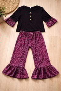 تراك نسائي خامة كريشة + فانيلا زبدة تركي شرط الفحص   فري سايز لحد ٩٠ ك...