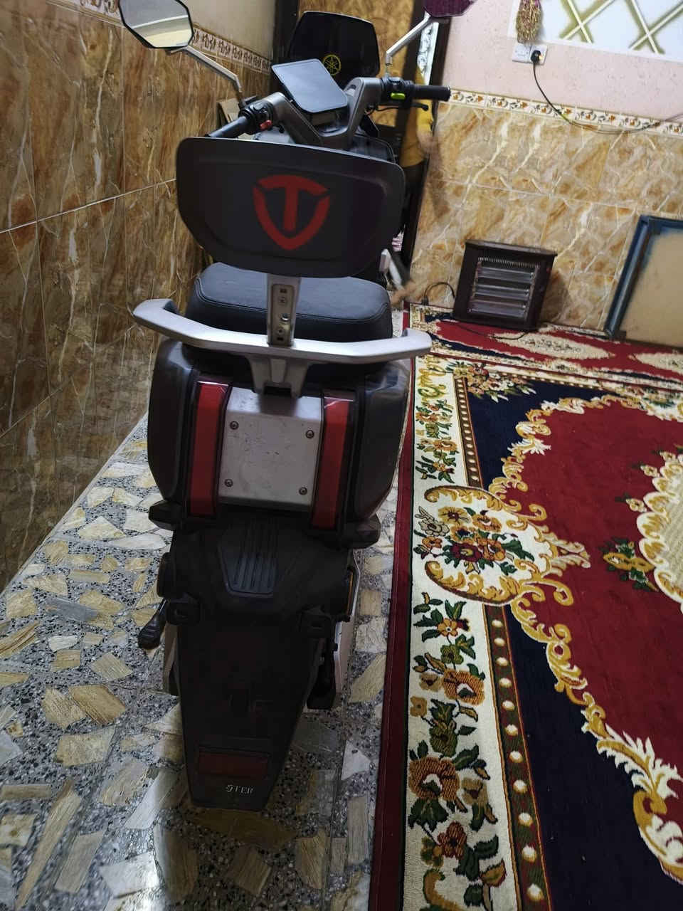 السلام عليكم ورحمة الله دراجة ريان الصاعقة حديث موديل 2026 للبيع أو المراوس
متواجد على الخاص 

دراجة خير من الله مواصفاتها معروفة 

١. بصمتين تشغيل وسويج احتياط 

٢.نضامB البارك الوقوف 

٣.نضامR الرجوع للخلف 

٤.نضام مانع سرقة 

٥.ابركات دسك أمامي وخلفي 

٦.نضام مانع تزحلق ABS 

٧.بطاريات 6 الحجم الكبير 35 انمبير 72 فولت 

٨.تايرات حجم ٩٠/٩٠/١٢ جلاتين جوبلس 

٩.ملف 2000حقيقي وتر بروف ضد الماء 

مكاني بغداد مدينة الصدر الرقم فقط واتساب ***********

السعر (٩٥٠) وبيها مجال
