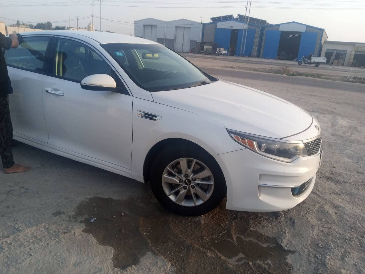 كيا اوبتيما موديل 17 وارد امريكا حادث صبغ باب الخلفي  ونص الجامع  بدون تبديل الباقي كفاله   محرك كير تبريد جاهزه  متوفر واتساب ***********    السعر     ١٢٨      لا تراسل الصفحه مكلف بلنشر
