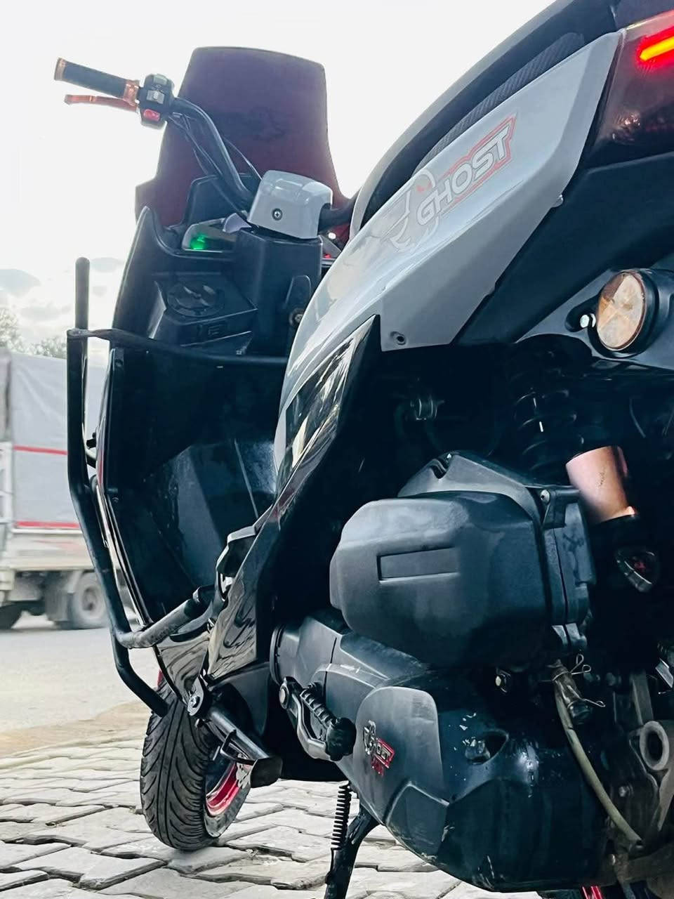 دراجة اوتماتيك [گوست ]
الموديل 2025
السعر 700 وبيه مجال بسيط حگ الجية
دراجة اخت الجديدة مثل ما موضح بالصورة 
عنوان بعقوبة خان الوالة 
*********** بعقوبة, ديالى
