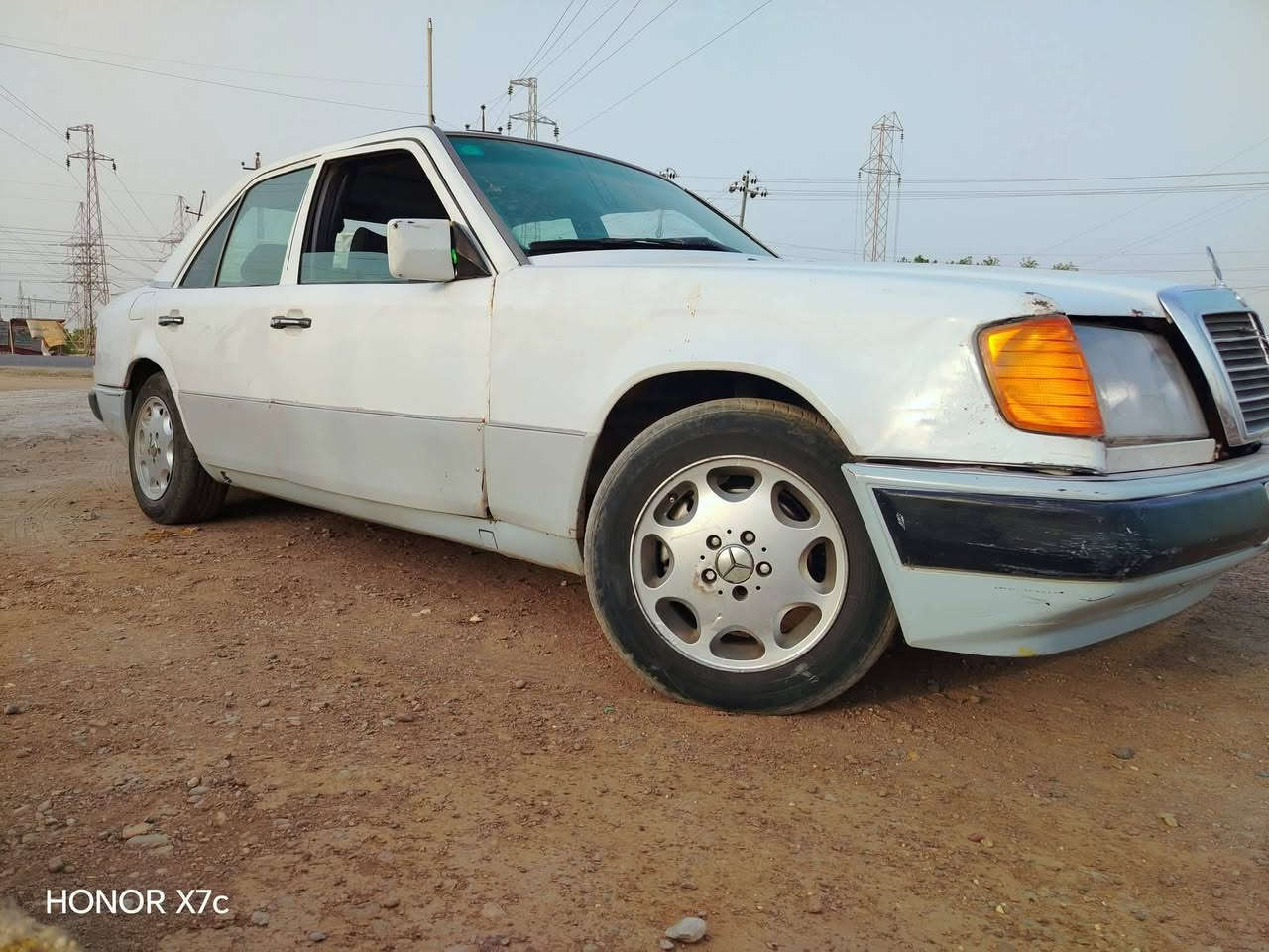 السلام عليكم
#سيارة للبيع او المراوس نوع
(#مرسيدس دب 300)

#المواصفات..

#موديل ١٩٩٠
#لون ابيض
#تخم تاير
#حدادية جديدة
#تبريد شغال
#مكينة وگير vvt ٢ ونص مجاول
#كهربائيات جاهزة
#غرفة جديدة

#الشرعيات..

#رقم #بغداد مشروع وطني
#سنوية ٢٠٢٨
#شرعيها موجود تحويل بعد الشراء مباشرة

#الموقع
#العمارة _ حي العسكري 

#السعر
(٣٨) ورقة قابل للتفاوض 

للاستفسار اكثر الاتصال على الرقم
*********** 

#محمد_الدراجي_لتجارة_السيارات
