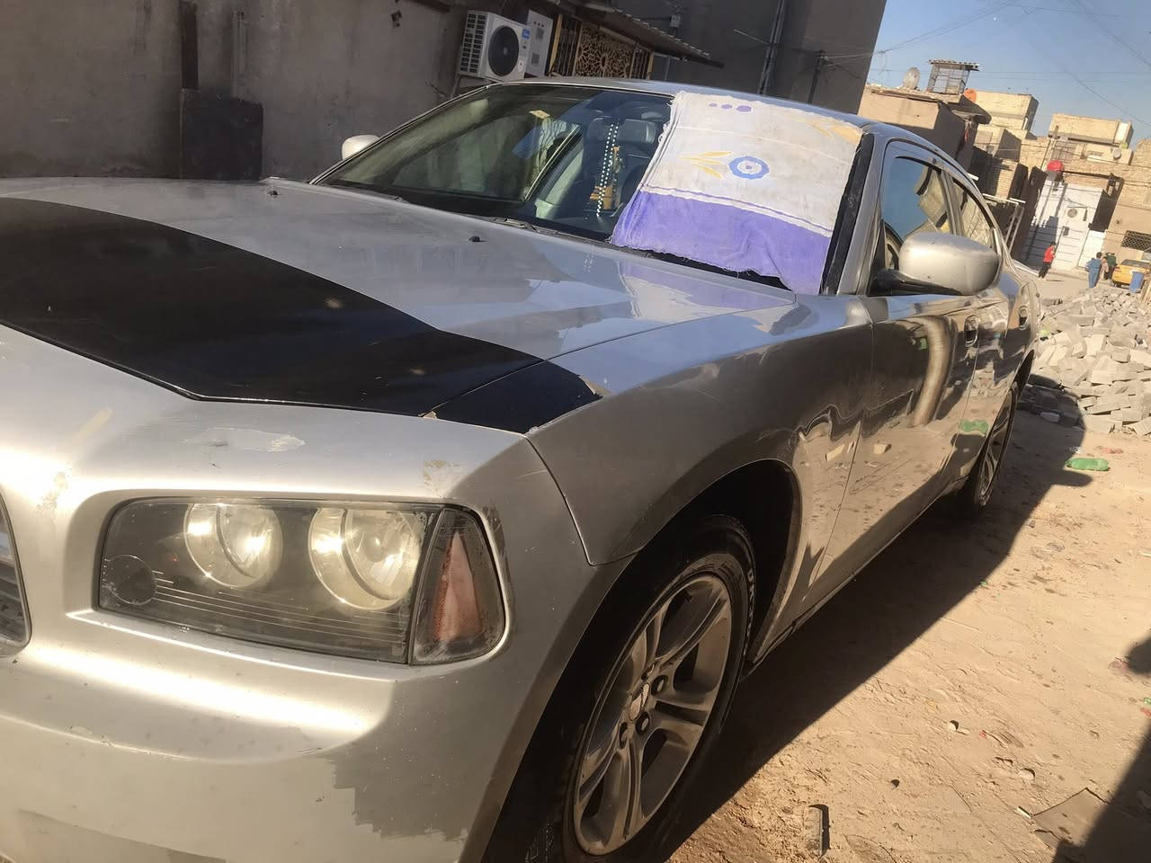 السلام عليكم من رخصت الدمن المحترم للبيع موديل 7بسمي سنويه ساقطه بيه ربع قطع صبغ ابيع حزام مكن السياره بغداد مدينه الصدر رقم صحب السياره *********** السعر 75
