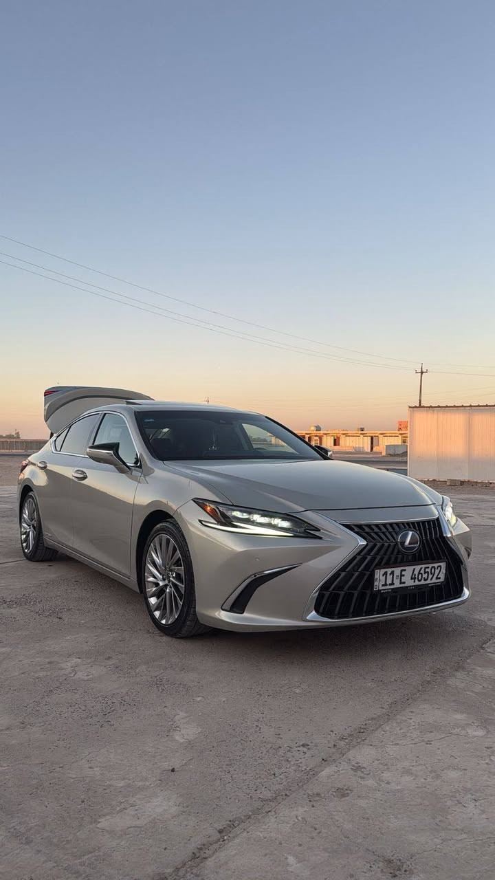 السلام عليكم
للبيع : لگزس es300h 
موديل 2022 
مواصفات الترا لاگجري اعلى شي 
داتاشو/ تشغيل عن بعد /5 بردات /5 كامرات / جنطة كهرباء / ماوس / خزن ميموري / تبريد وتدفئة مقاعد + تدفئة ستيرن 

صور الضرر + مرفقه بلمنشور +بيهه بارد بالجاملغ الخلفي 
مكان السياره  بغداد 
سعر السياره : 270 وبيه مجال 
رقم الهاتف: ***********
