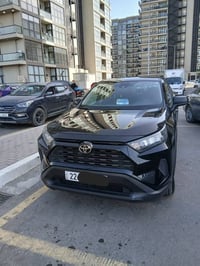 تيوتا rav4  LE 2022 رادار امامي  تحكم جهتين  تحديد مسار  مثبت سرعه  شا...
