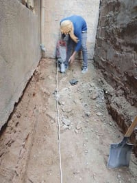 / يوجد كادر عمل جاهز/ تصعيد مواد/ تنضيف بيوت/ تفليش/ تكشيط/ تنضيف حدائ...