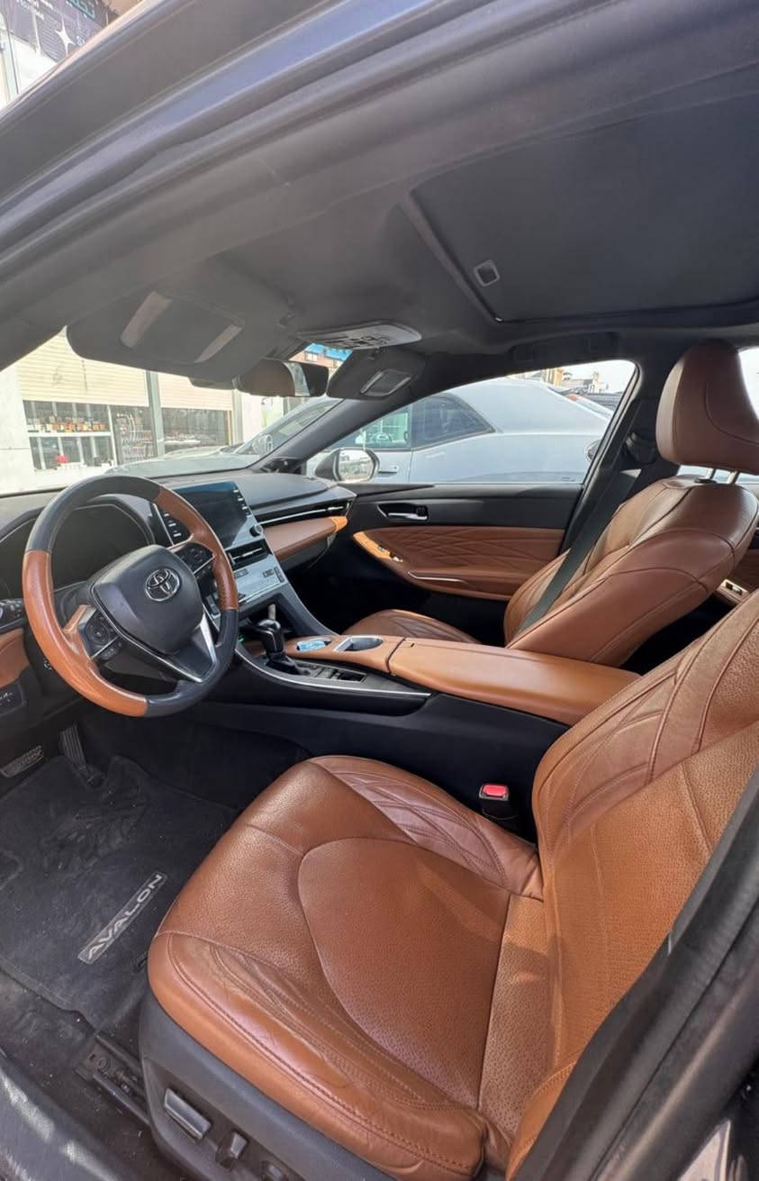 تويوتا افلون
2020 limited hybrid 
‎السيارة فول مواصفات 
‎فتحة سقف 
‎تبريد وتدفئة المقاعد 
‎تدفئة الستيرن 
‎شاحن لاسلكي 
‎عرض المعلومات على الزجاج الأمامي 
‎ضررها قطعتين 
‎مكان السيارة كركوك 
‎السعر 225 $
‎رقم التواصل ***********
