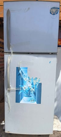 ثلاجه مستعمله • نظيفه • ٢٢ قدم