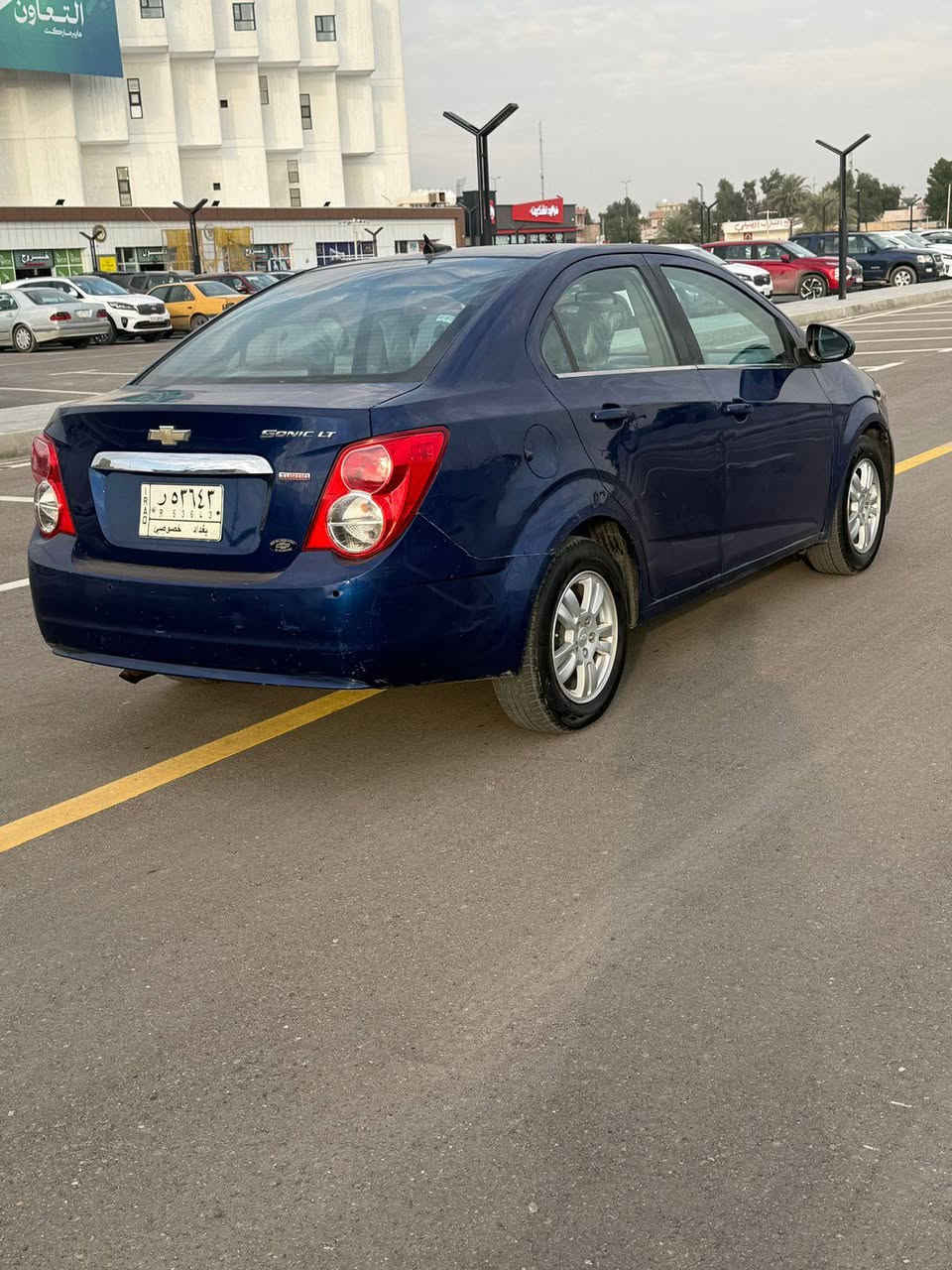 السلام عليكم شوفرليت سونك موديل 2013 للبيع وارد امريكي السياره ضررهه مال امريكا جاملغ وبنيد بدون دواخل تحكم ستيرن شاشه بلاديه جنطه بصمه محرك 1800 رقم بغداد السعر 67وبيه مجال بسيط وهذا رقمي (***********)
