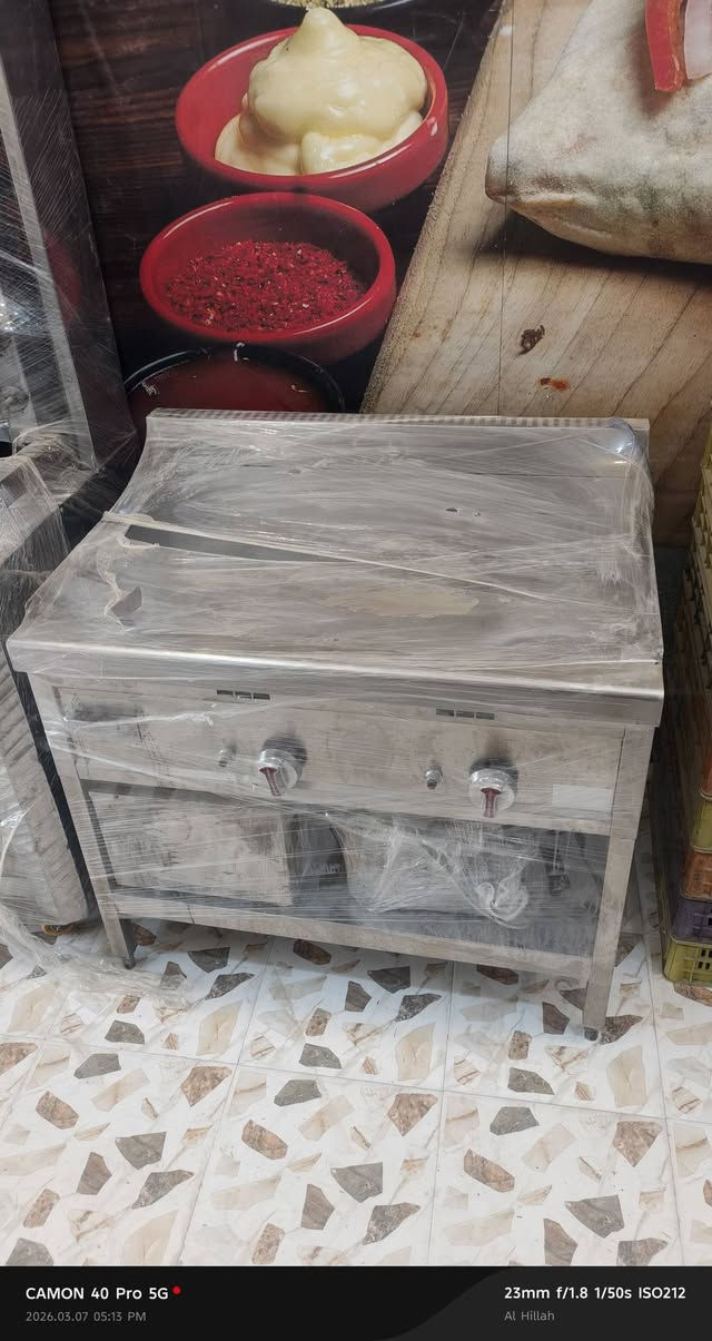 السلام عليكم غراض مطعم كامله للبيع نضافه 90/100 مكاني حله مركز المدينه اسعارهن حلوه ومناسبه للستفسار الاتصال على نفس ***********
