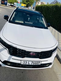 للبيع سورنتو موديل 2021 فووول مواصفاات Vip  وارد امريكي ضرر جاملغ وبني...
