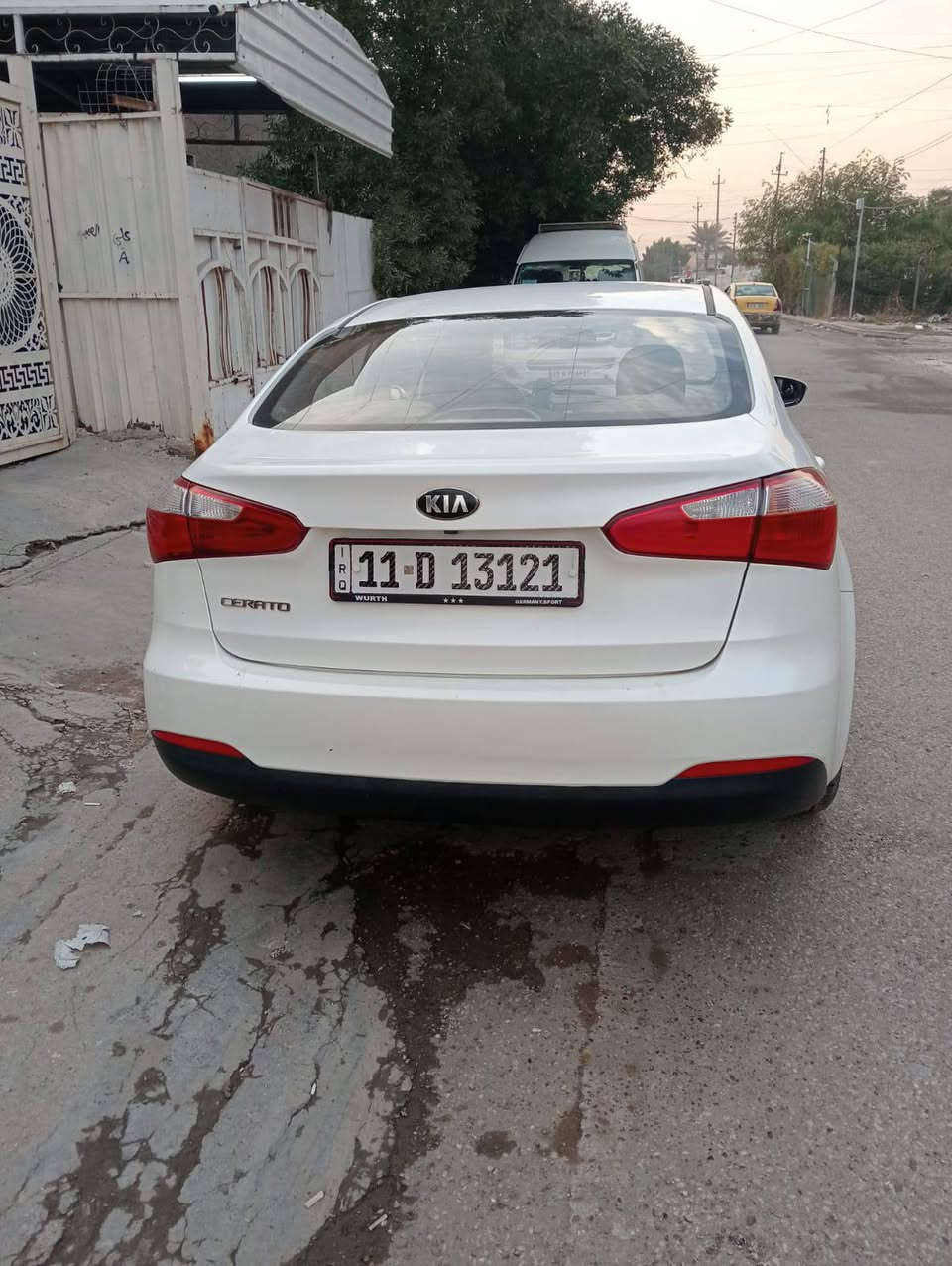 السلام عليكم كيا سيراتو 2016لون صدفي مكفولة عدا طخة بلباب الايمن الخلفى كير محرك صدر تبريدكلة مكفول سياره جديدة ماشية 100باسمي رقم بغداد انكليزي سنوية 2030 سعر131مكان تقاطع درويش السيدية ***********
