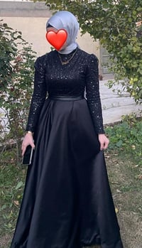 فستان • ملبوس مره وحده • مقاس ٣٨