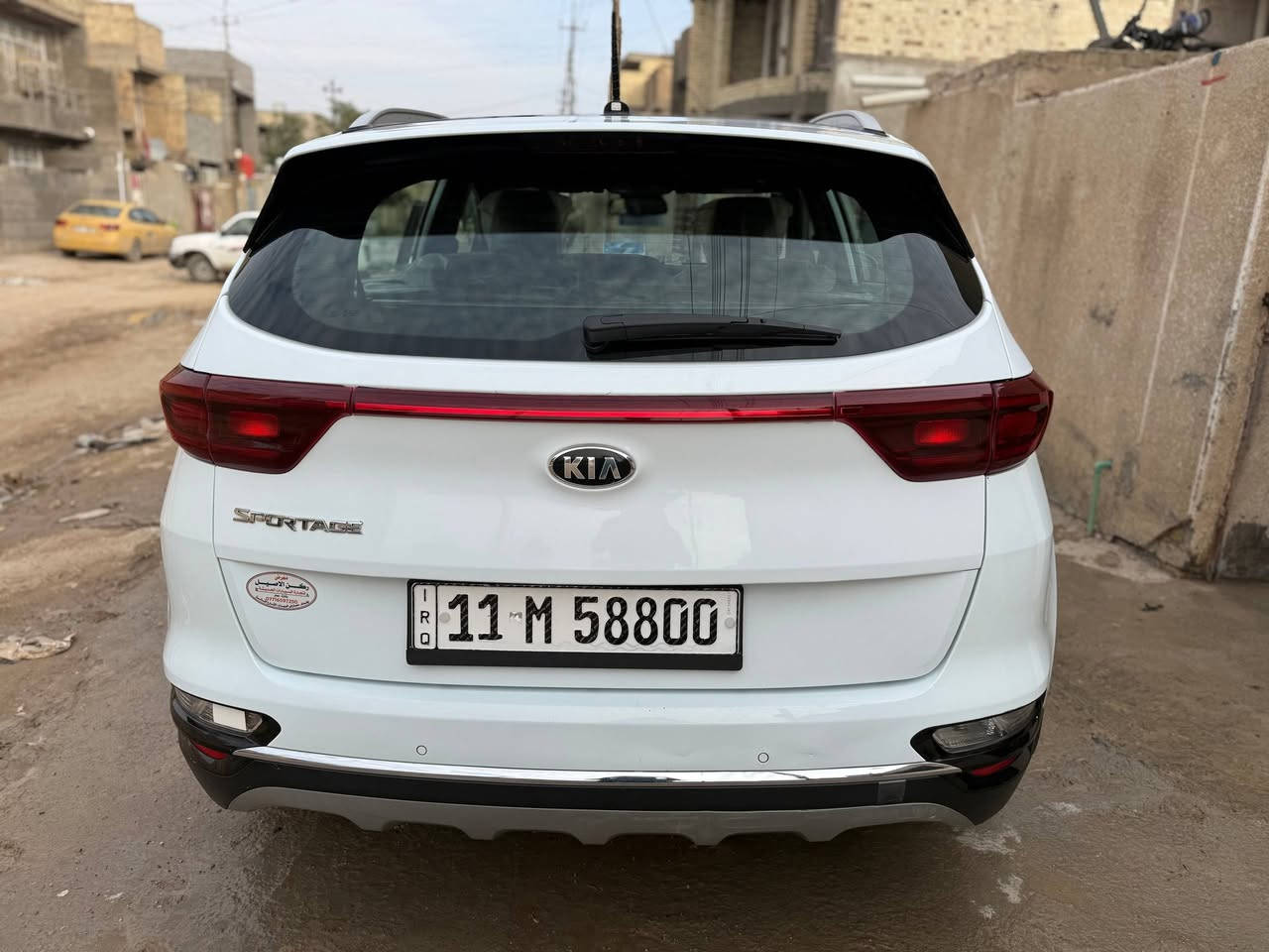 السلام عليكم
سبورتج 19 
مواصفات
حساسات/ اشاير ترحيب / مري شفط/ بونراما /
سائد بريك دكمه / اوتو هولد / بصمه / كراسي كهرباء /
سياره ماشيه 54 شرط دكت جرس على 120 
سياره مكفوله من كلشي كفاله 
سعر 210 رقم وهزه جديد تحويل ثاني يوم 
بغداد رقم الهاتف ***********
