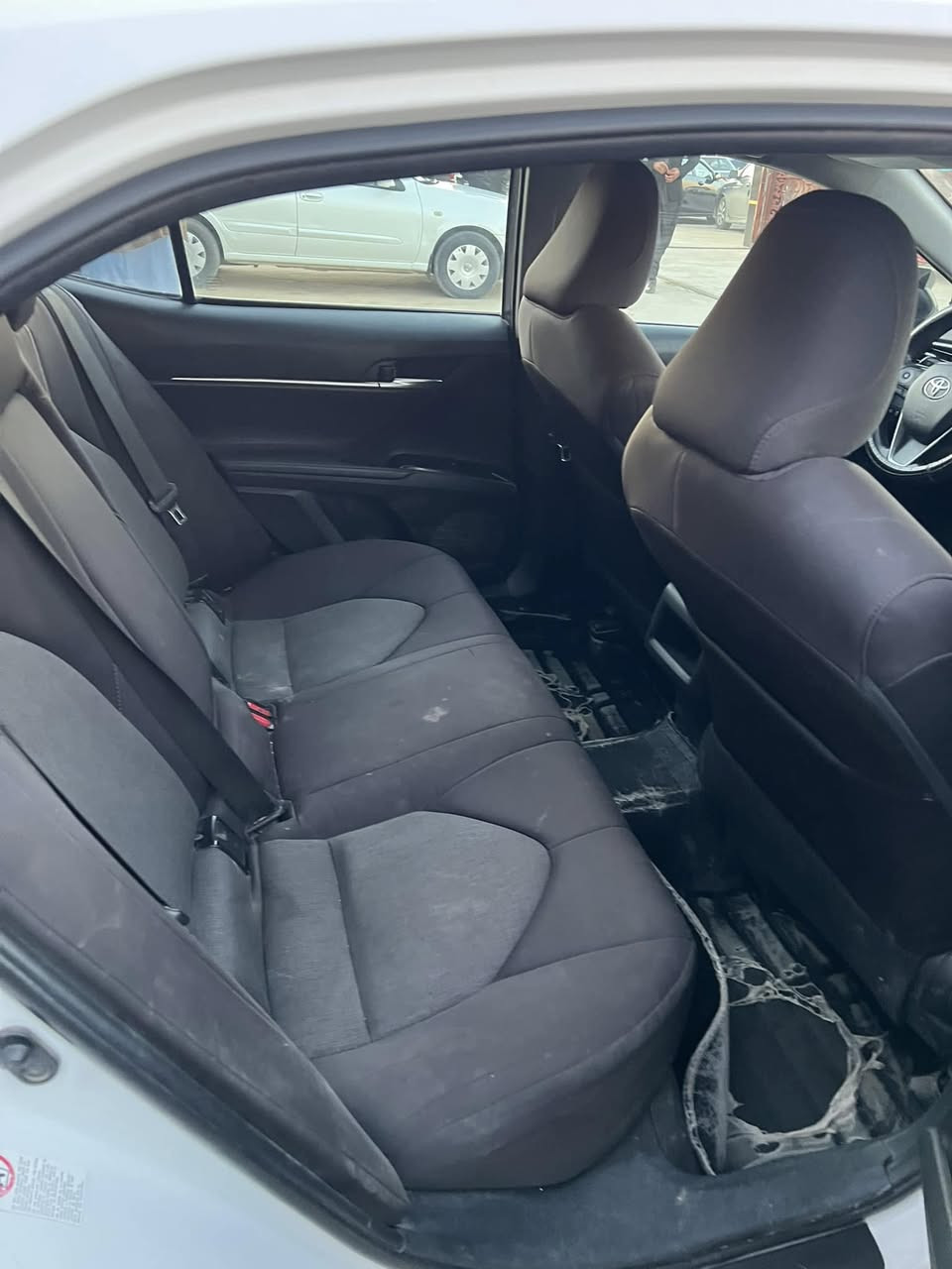 سلام عليكم 
كامري للبيع 
موديل 2018 
كير ومحرك شرط
السعر 170 وبيهامجال للطيبين 
الرقم ***********
